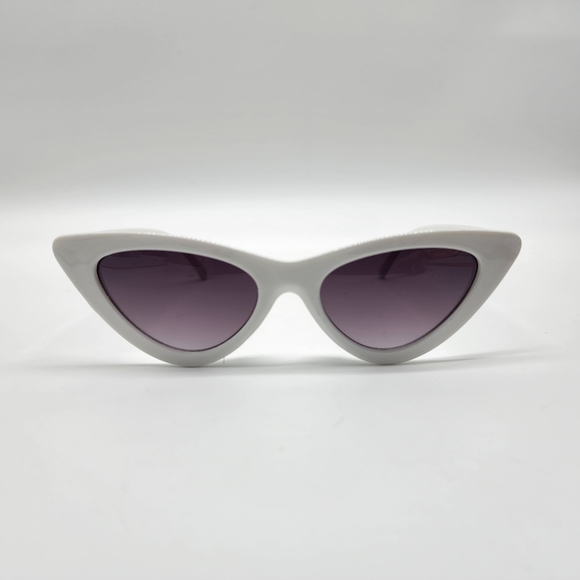NWOT White Arcylic Black Len Cat Eye Sunglasses - Picture 5 of 14